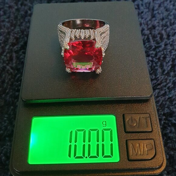 Gorgeous Giant Princess Red Crystal Ruby Colour Sterling Silver Cocktail Ring - Picture 14 of 14